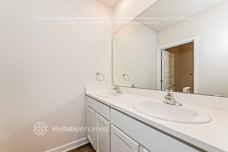 Building Photo - 18306 Wheathouse Pl