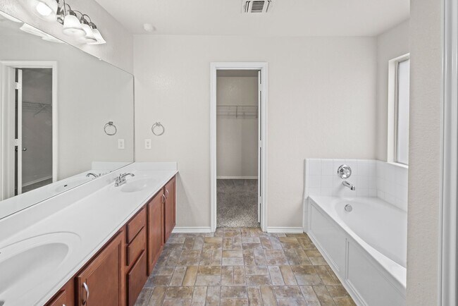 Building Photo - 2127 Red Rock Xing