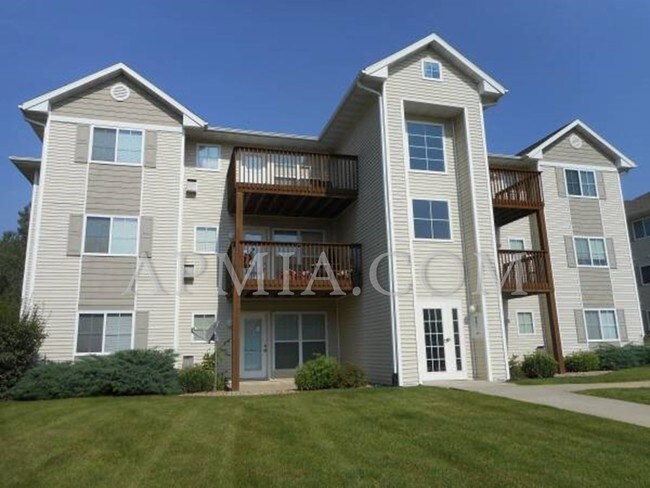 Building Photo - 6601 Creekside Dr NE