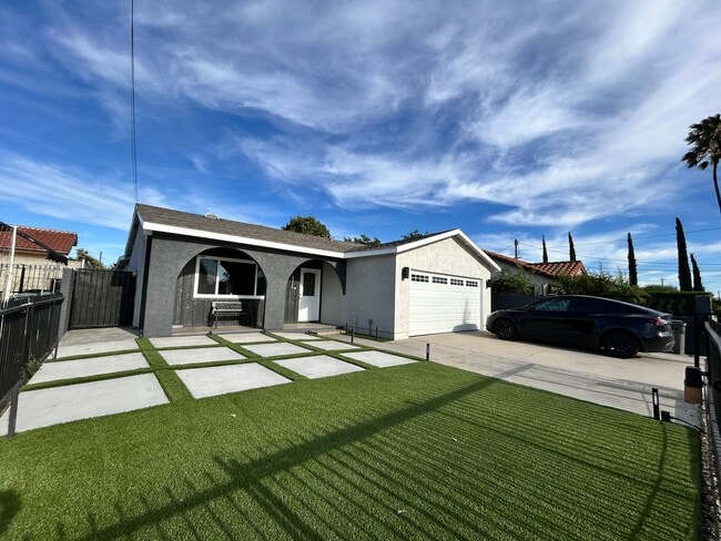 Building Photo - 4716 Merced Ave