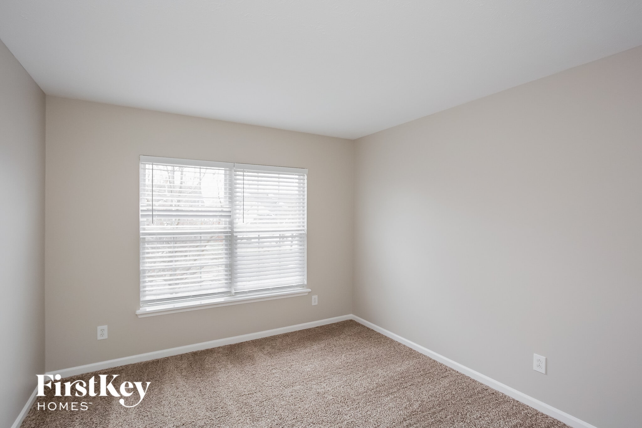 Building Photo - 13947 Royalwood Dr