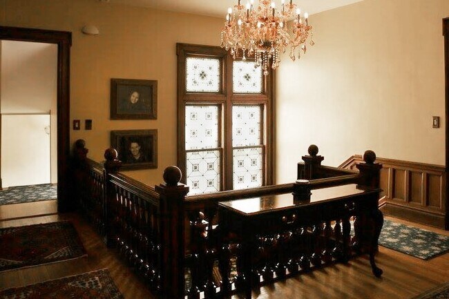 Building Photo - 820 1st St N