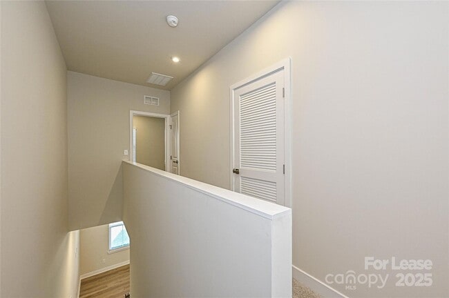 Building Photo - 1470 Samuel St