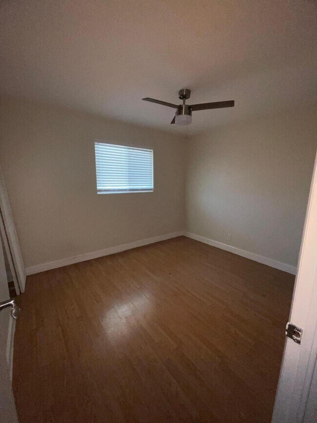 Building Photo - 801 Lighthouse Dr