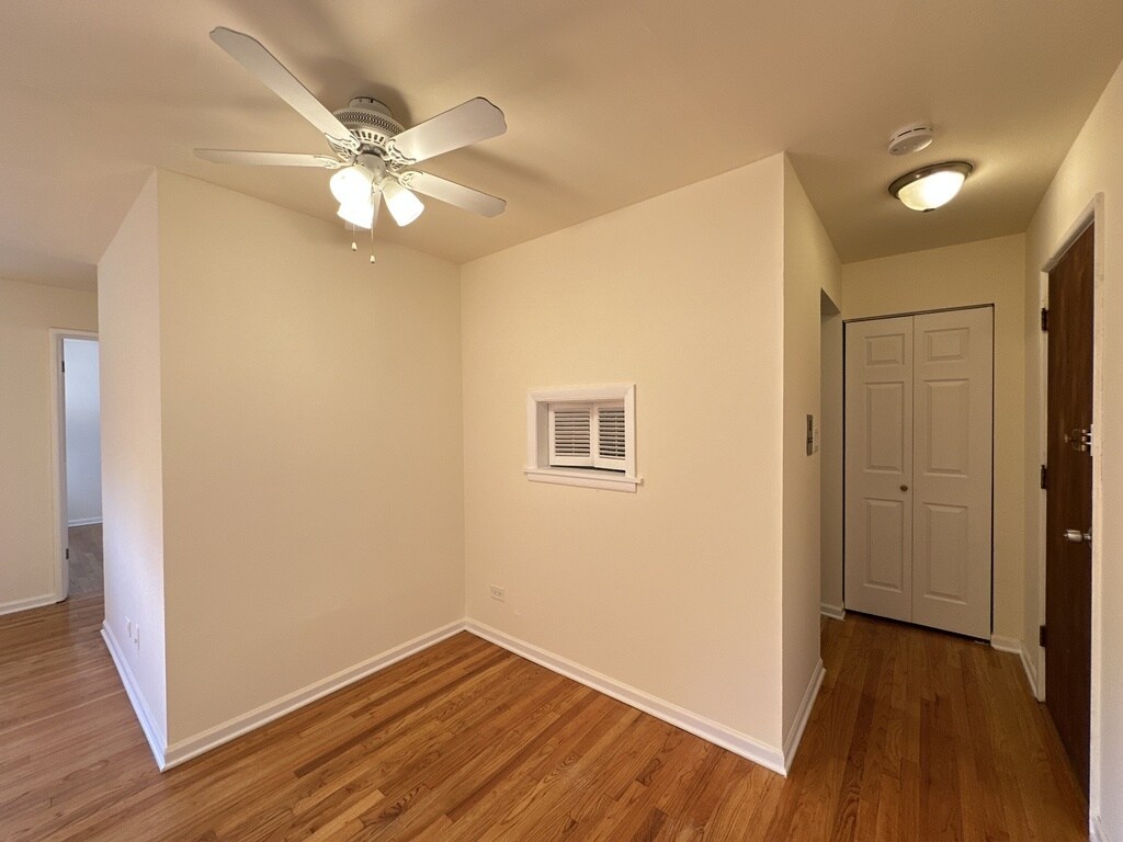 Building Photo - 665 W Wrightwood Ave