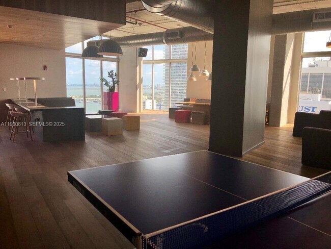 Building Photo - 151 SE 1st St