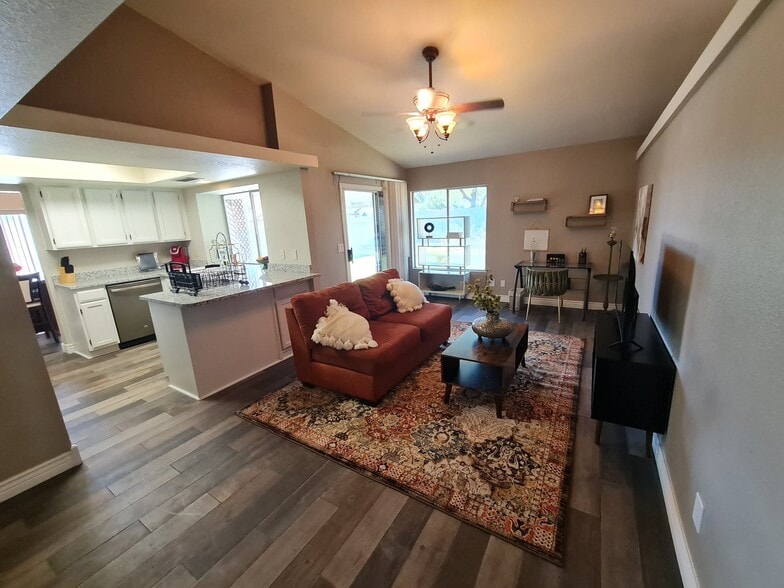 Building Photo - 7944 W Charter Oak Rd