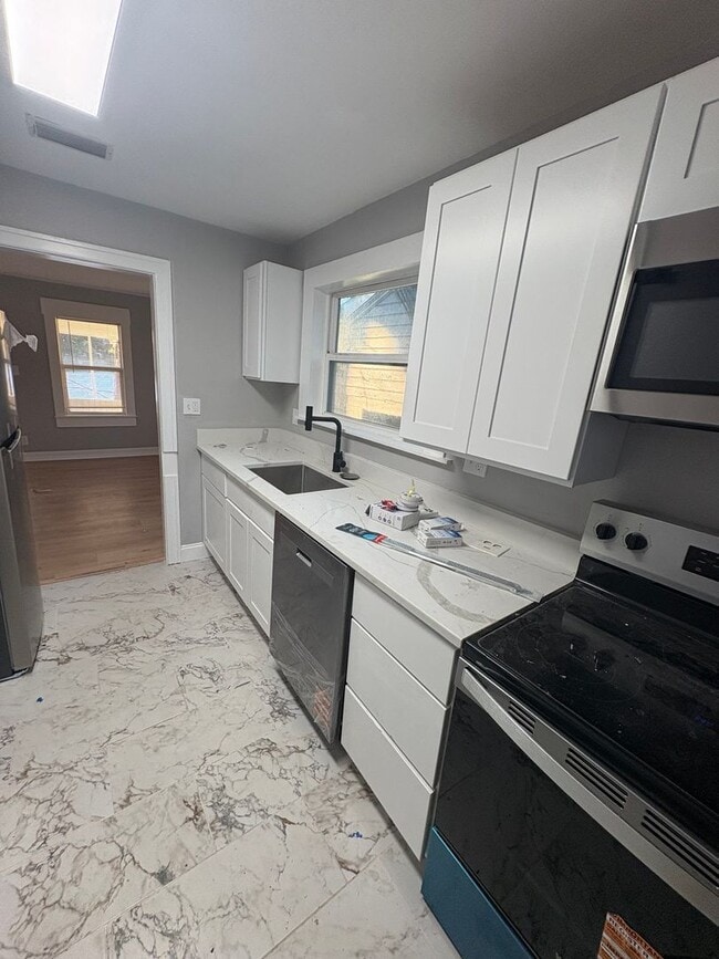 Building Photo - Cottage Home 2/2 Overlooking Lake Euclid in Leesburg