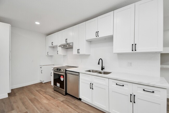 Building Photo - 2812 Truxillo St
