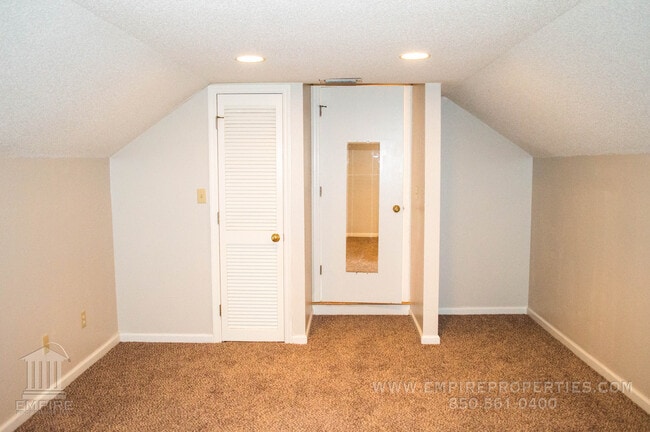 Building Photo - Beautiful Large home off of Mahan