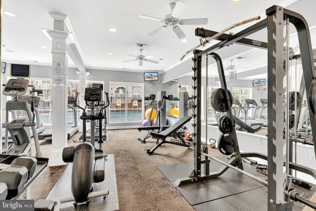 Building Photo - 4560 Strutfield Ln