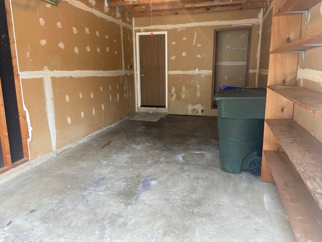 Building Photo - 3216 Meadow Trail Dr
