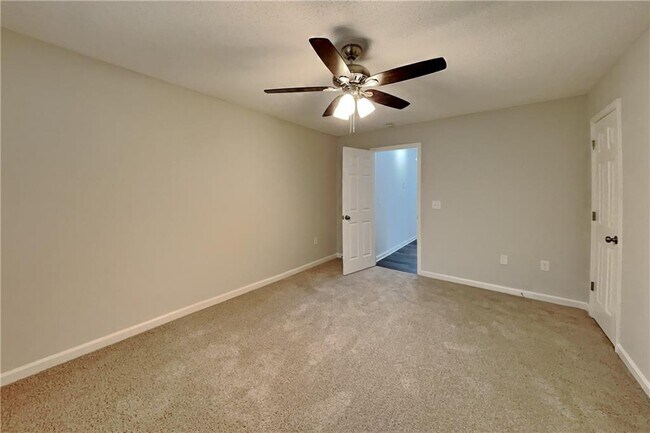 Building Photo - 114 Tannin Ct
