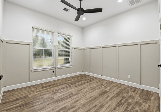 Building Photo - 19330 Veterans Rd