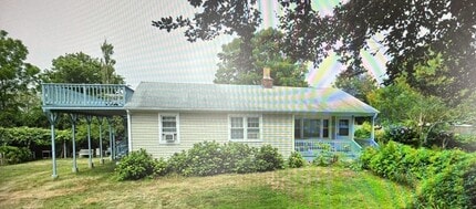 Building Photo - 64 Hemlock Ave