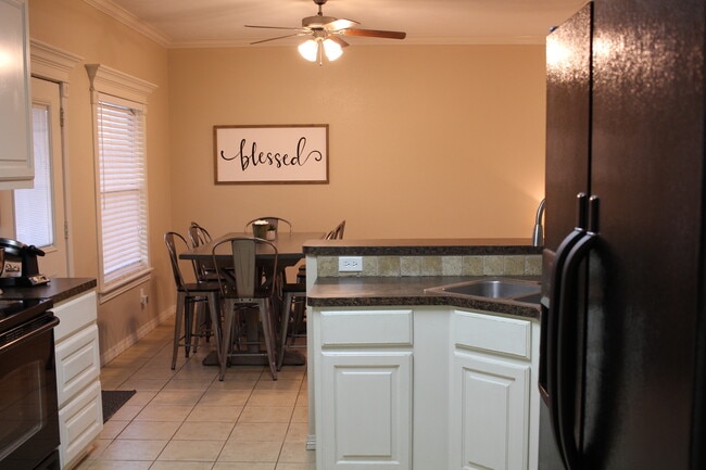 Building Photo - 2717 Horse Haven Ln