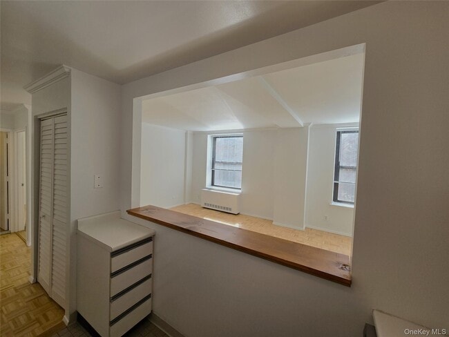 Building Photo - 201 W 74th St