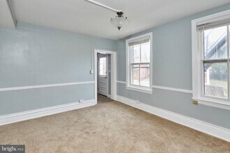 Building Photo - 1412 Delaware Ave