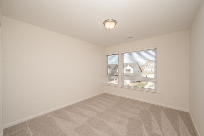 Building Photo - 30 Pheasant Ln