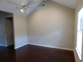 Building Photo - 612 N Bicentennial Blvd
