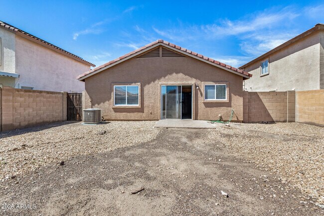 Building Photo - 22813 W Gardenia Dr