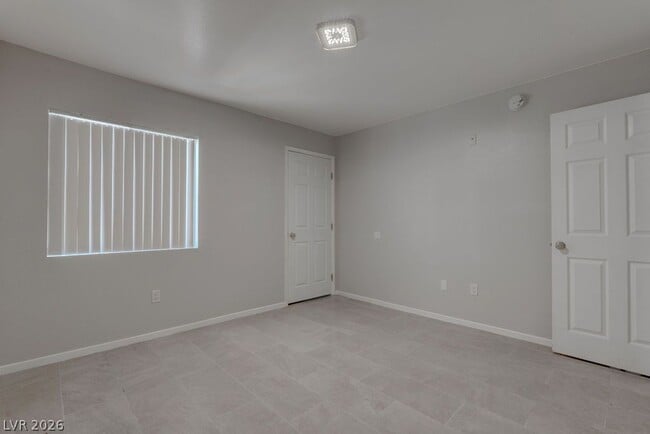 Building Photo - 7885 W Flamingo Rd