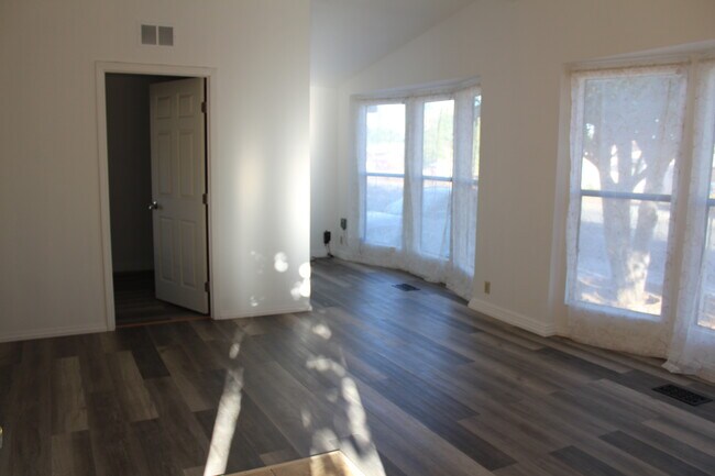 Building Photo - 31769 Vía Cordova