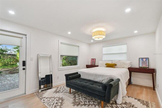 Building Photo - 145 24th Ave SE