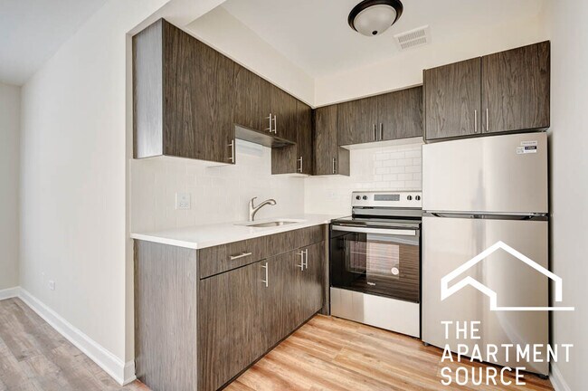 Primary Photo - 5841 N Winthrop Ave