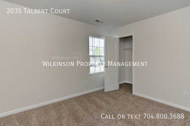 Building Photo - 2035 Talbert Ct