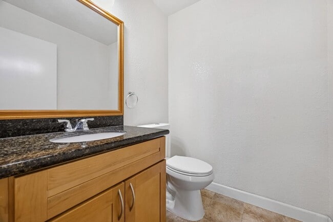 Building Photo - 1286 Crestpoint Dr