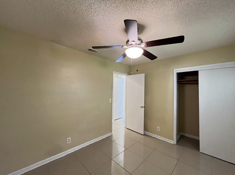 Building Photo - 7500 Necia Dr S
