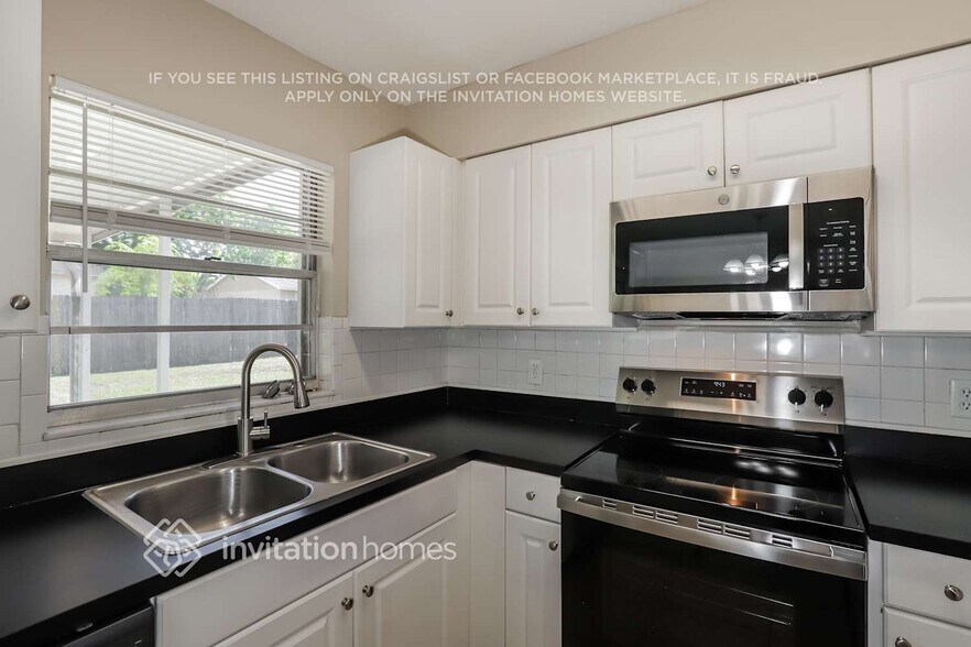 Building Photo - 104 Circle Hill Dr