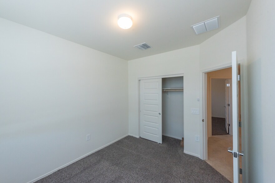 Building Photo - 10321 N Arroyo Lupine Way
