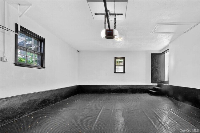 Building Photo - 1155 Webster Ave