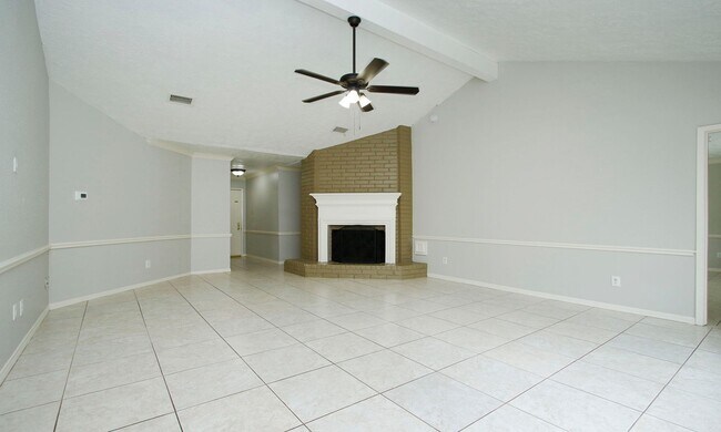 Building Photo - 4 Bedroom 2 Bathroom Cypress Home with Fireplace and Fenced Backyard