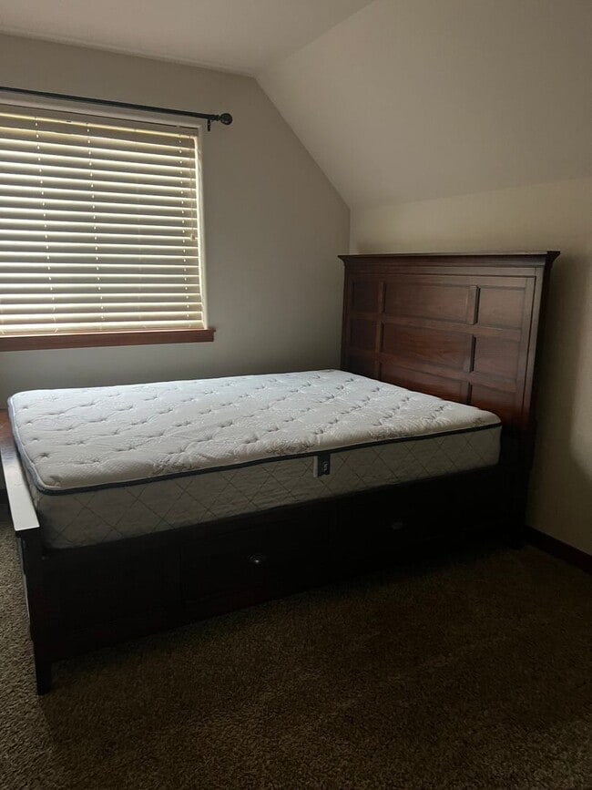 Building Photo - Beautiful 4 Bedroom in Ferndale! MOVE IN SPECIAL!