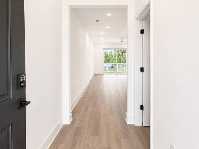 Building Photo - 124 Thibault Trce