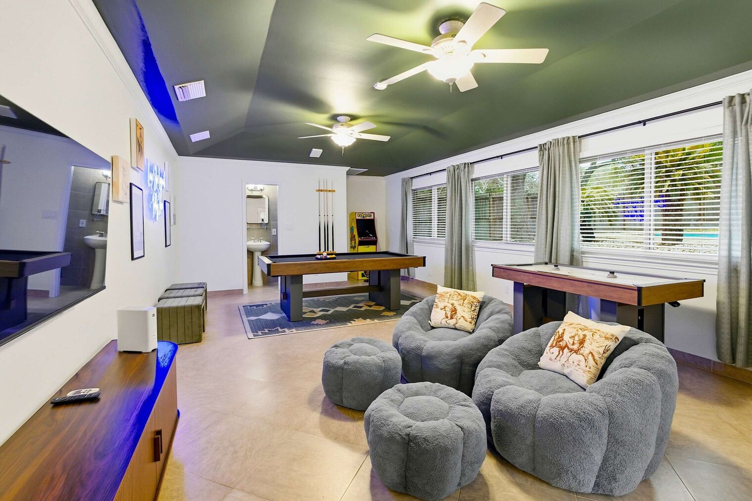 Building Photo - 13303 Southwalk St