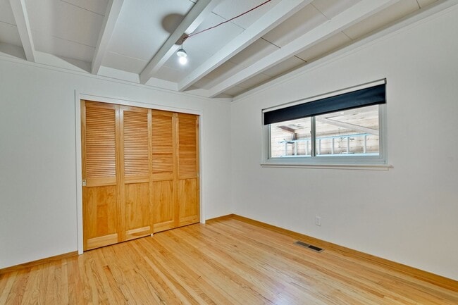Building Photo - 3 Bed 2 Bath Mackay Home in Desirable Mont...