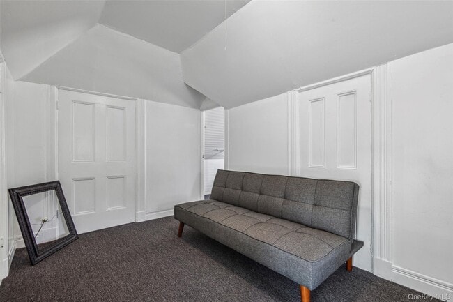 Building Photo - 450 Dunham Ave