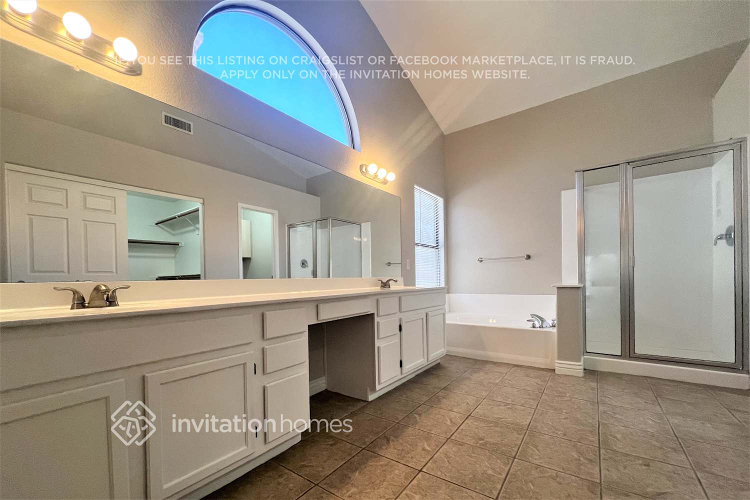 Building Photo - 1232 W Seascape Dr