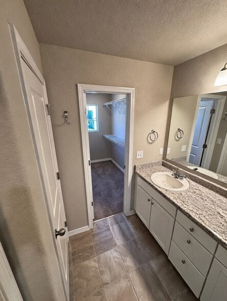 Master bath - 10831 Rowena Wy