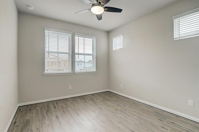 Building Photo - 9838 Magnolia Village Ln