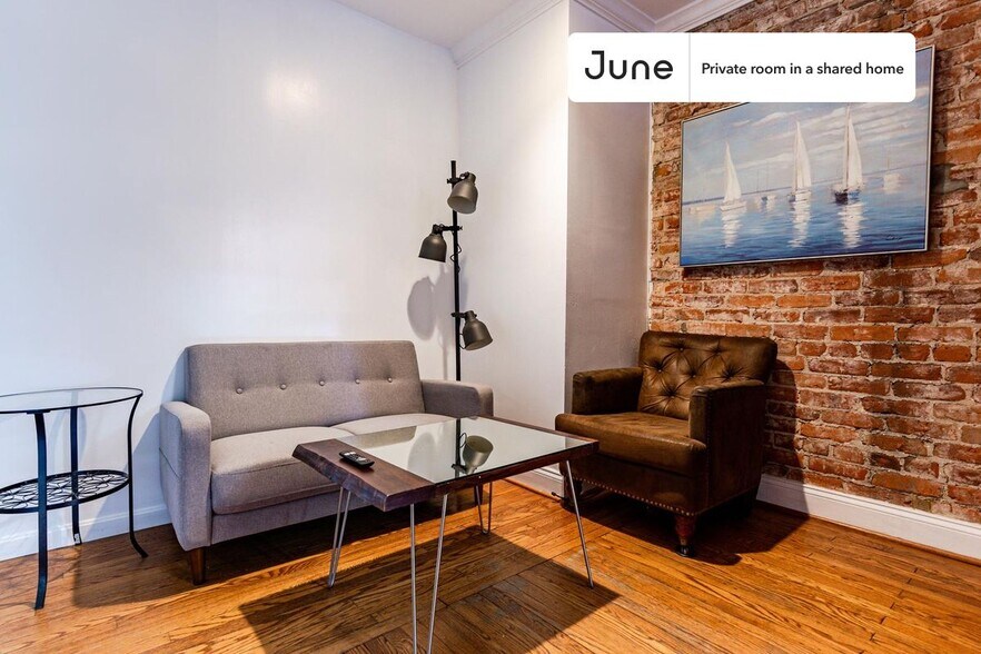 Building Photo - Room in Shared 3 bed/1 bath home