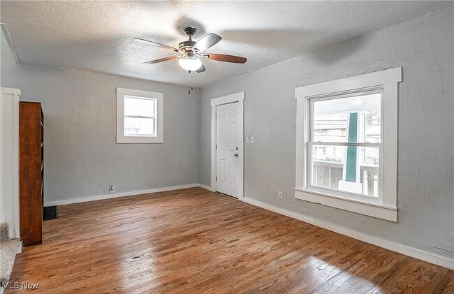Building Photo - 682 Brown St