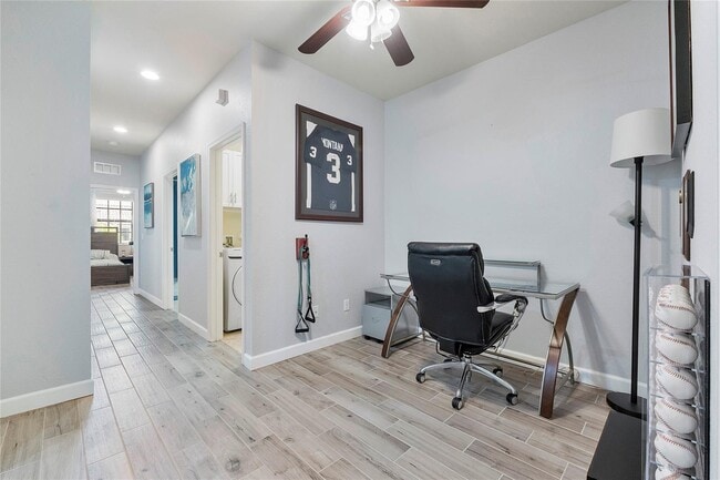 Building Photo - 10450 Wellington Parc Dr