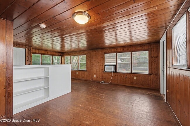 Building Photo - 1708 Pine St