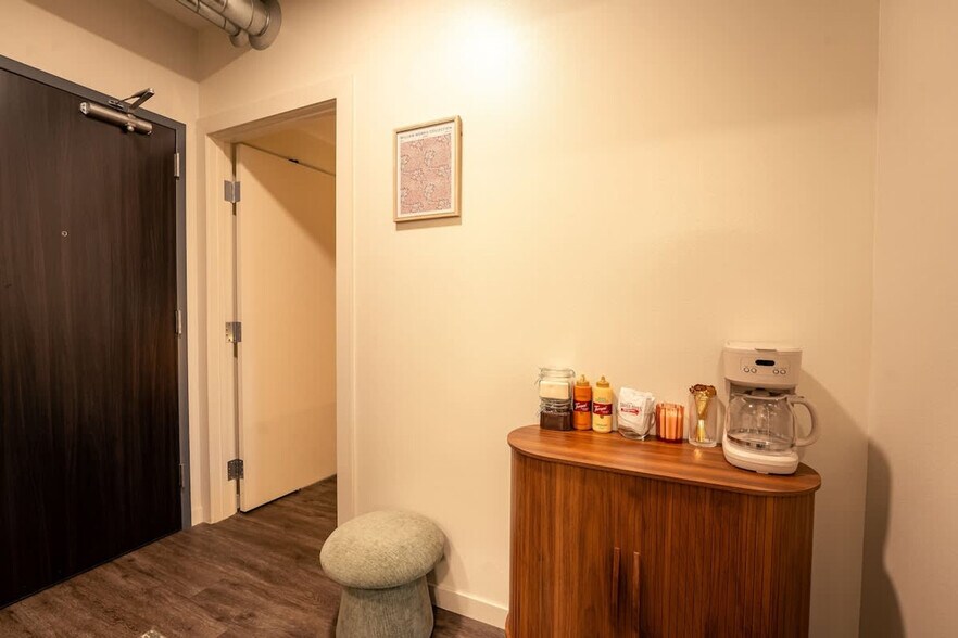 Building Photo - 111 S Adams St