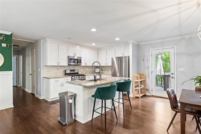 Building Photo - 3334 Romelie Dr